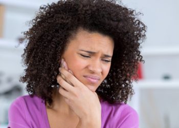 Diş Çürükleri Saç Dökülmesine Neden Olabilir