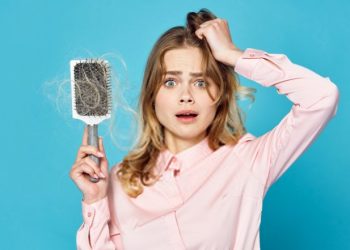 Saç Dökülmesinin Nedenleri Nelerdir?