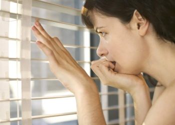 Sosyal Fobi Bozukluğu Nedir? Tedavisi Var Mıdır?